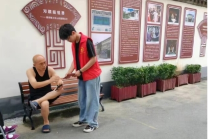 设计艺术学院联合螺蛭湖社区开展“垃圾分类，绿色同行”环保公益行动