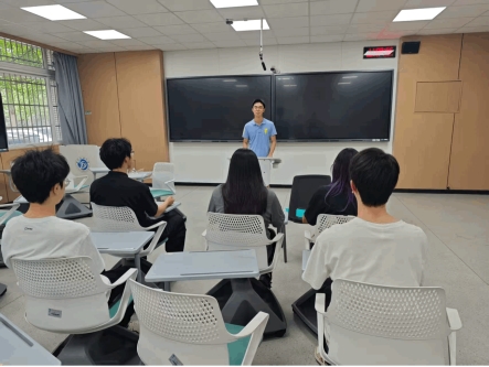 油燃薪传，声动楼栋——石油精神微宣讲走进“一站式”学生社区
